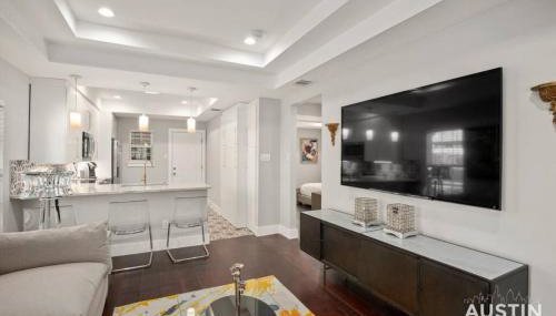 Walk to UT and E 6th in ATX House and Free Swim Club by Austin Vacay - Foto 5