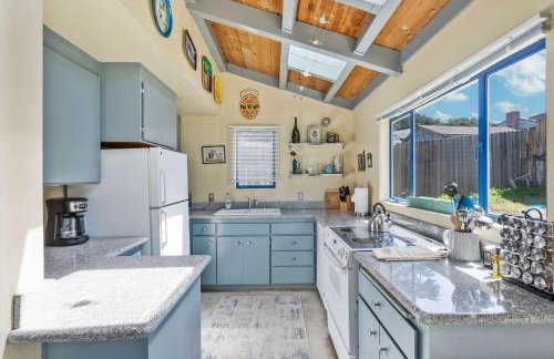 Nature Lover's Paradise Just Steps to Beach and Dogs Are Welome - Foto 25