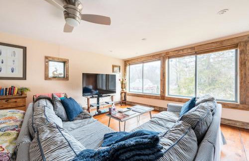 Luxurious sky loft with giant soaker tub, steam room, views - Foto 6