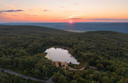 Pinnacle Pointe by Relaxtay 600 Acre Private Luxury Estate with Spa, Pool, Theater and Lake - Foto 2