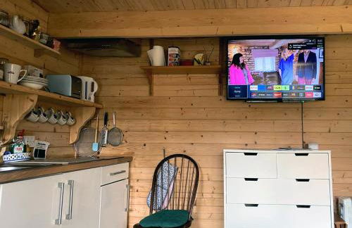 Cosy Garden Log Cabin - Photo 5