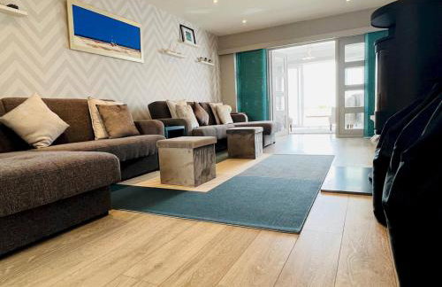 Fabulous Beach Front Holiday Location - Pass the Keys - Photo 4