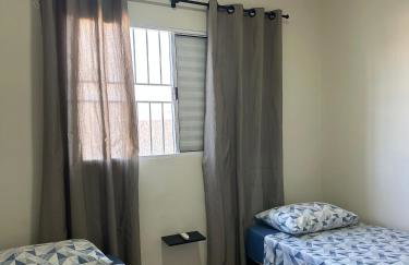 Apto Térreo | Ótima localização | Com Ar condicionado | 5 camas - Foto 6