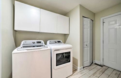 Getaway on Crystal Clear Lake Main and Guest House! - Foto 25