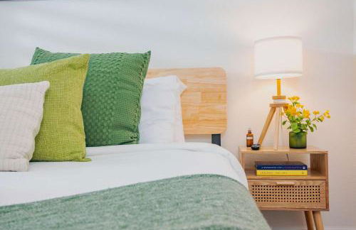 The Botanical Suite Newly Built Upscale Central - Photo 18