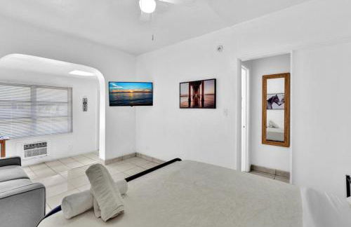 Downtown Hollywood Beach Blvd Studio Getaway - Foto 4