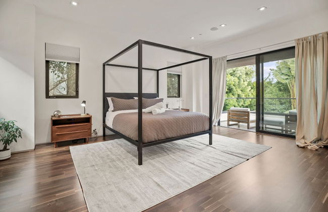 Crescent Heights - Photo 4