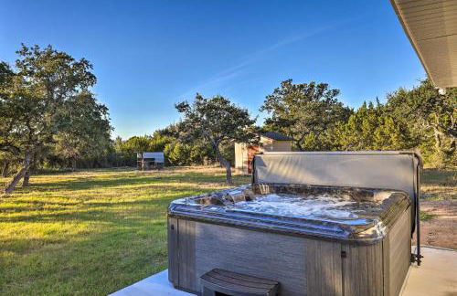 Quiet Haven with Hot Tub, 4 Mi to Canyon Lake! - Foto 26