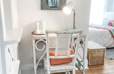 Adorable 1BR Apt. w KING bed 1 m. to square - Foto 32