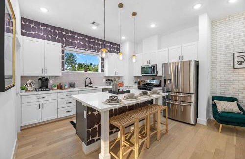 Downtown Oasis Rooftop with Skyline View - Foto 12