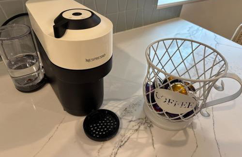 Steps to Alki Beach with Water Views Rooftop deck - Foto 8