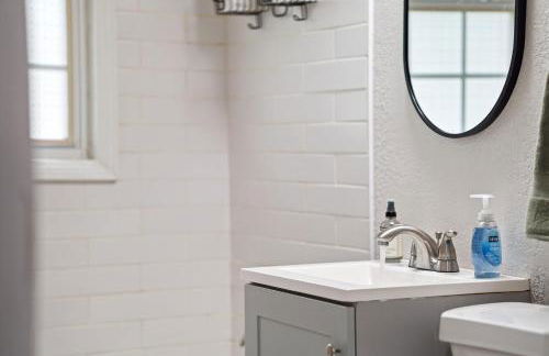 Charming Yellow Door House Steps from OU - Photo 31