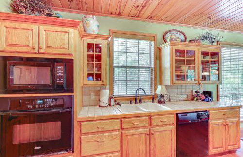 Riverfront Cabin on 2 Acres in Glenwood! - Foto 10