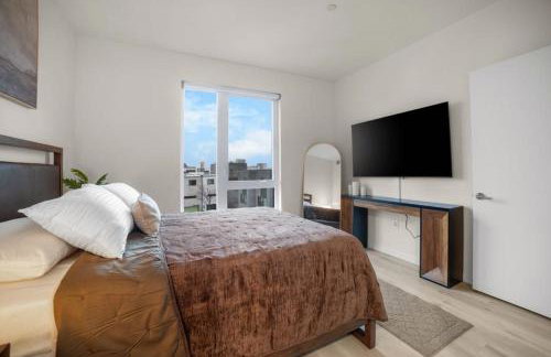 Modern Lux Midrise Stadium & Downtown Views - Foto 5