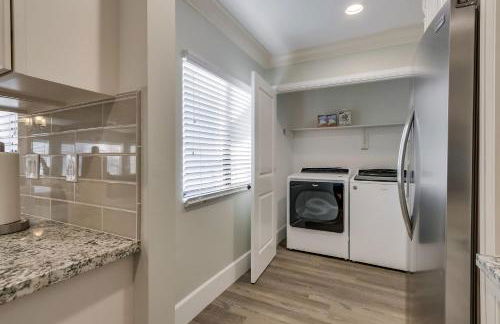 5 Bedroom plus loft room, 3 Bath home - Photo 34