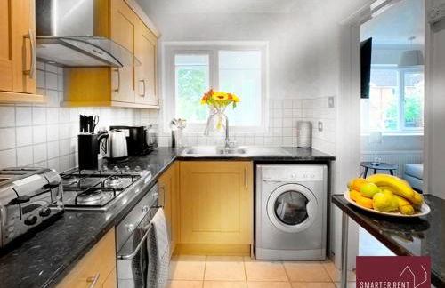 Woking - Front Garden Parking Pets Welcome - Photo 5