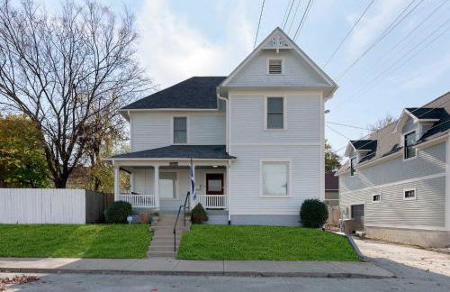 Family Haven with Hot Tub-Near Downtown Indy - Foto 29