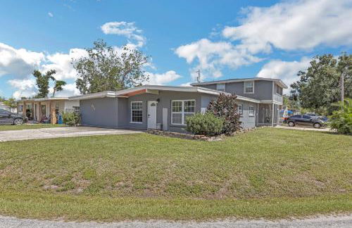 Amazing 'Hot Tub' Home Minutes To Hospitals & Beaches - Photo 34