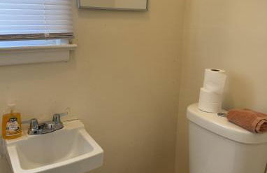 Private one-bedroom and one-bathroom apartment, private street entrance in convenient area, MetLife Stadium FIFA World Cup 35 minutes away - Foto 11