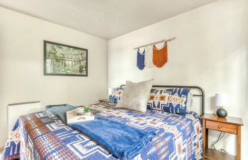 Thompson Cabin - Charming Salmon Riverfront A-Frame Oasis w/ fireplace - Foto 41