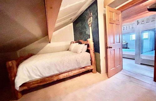 Moose Rock Reserve - LUX, Hot tub, Sauna, Views - Photo 23