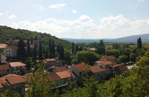 Waterfall House Getaway - Photo 35