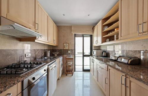 BmyGuest - Sesimbra Palames Beach & Pool Apartment - Foto 11