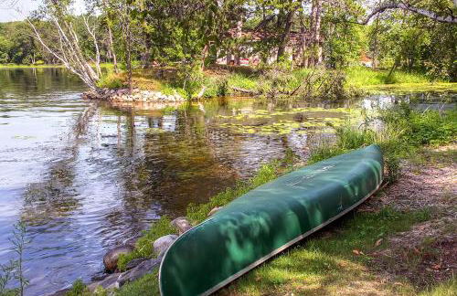 Cozy Rice Lake Cabin with Balcony and Grill and Views - Photo 29