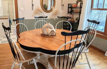 Elegant Linden Hills Home Family-Friendly Walk to Lake - Foto 19