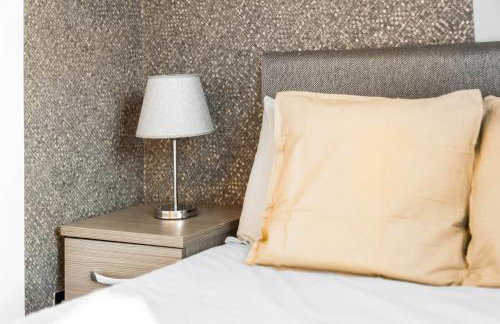 Stylish 2 Bedroom Flat in Birmingham JQ, Sleeps 6, Free WIFI and Secure Parking - Foto 5