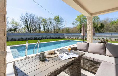 Beautiful Home In Nedescina With Wifi - Foto 2