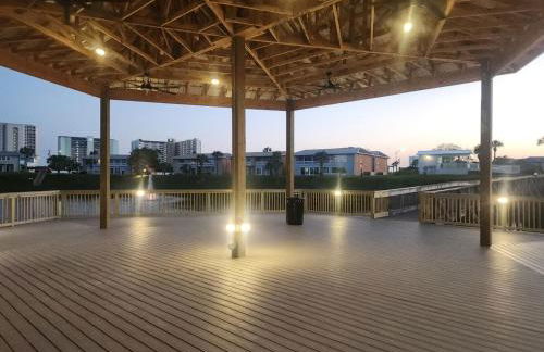 240 Queen Bed, 3 Pools, 80in TV - Foto 25