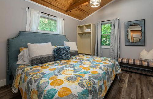 French Country Cottage Dock & Screened Porch - Photo 31