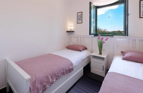 Villa Niko PET FRIENDLY 200 M FROM HIDDEN SANDY BEACH pets stays for free - Photo 76