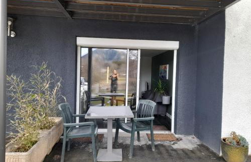 A 5 mns du Puy de Dôme avec Vue imprenable Studio rez de jardin 24m2 neuf à Laschamps - Foto 9