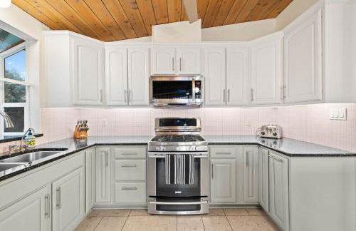 Luxury Hilltop Stay Pool, Firepit and Views - Foto 15