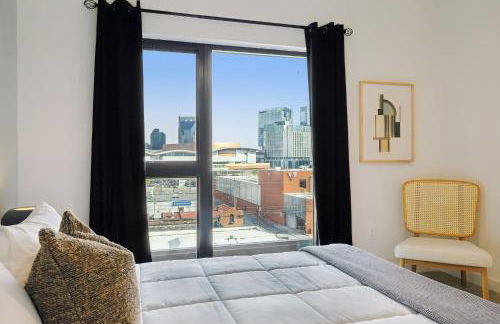 Skyline Nights in Downtown Nashville Walk to Broadway with Pool and Gym - Foto 29