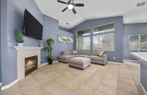 3 Bed 2 Bath Newly Furnished - Available Now - Photo 17