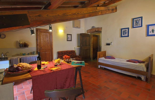 Attractive Apartment in old Farmhouse on the Estate With Pool - Foto 35