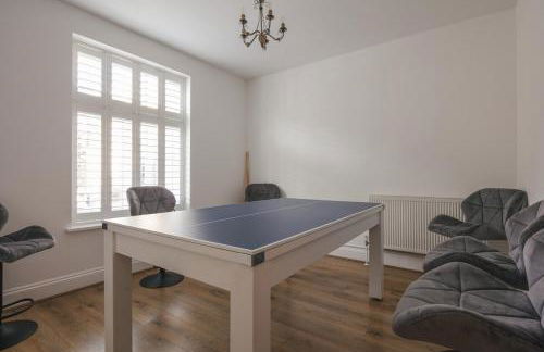 Spacious 3 Bedroom Home with PS5 and Pool Table Near O2 Arena Canary Wharf and Elizabeth Line to Central London - Foto 5