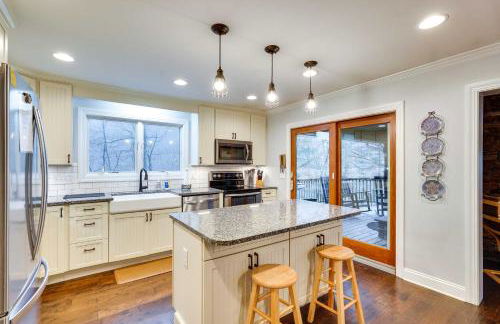 Lakefront Butler Home with Hot Tub and Fire Pit! - Foto 9