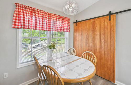 Corinth Getaway with Deck about 11 Mi to Ark Encounter! - Foto 11