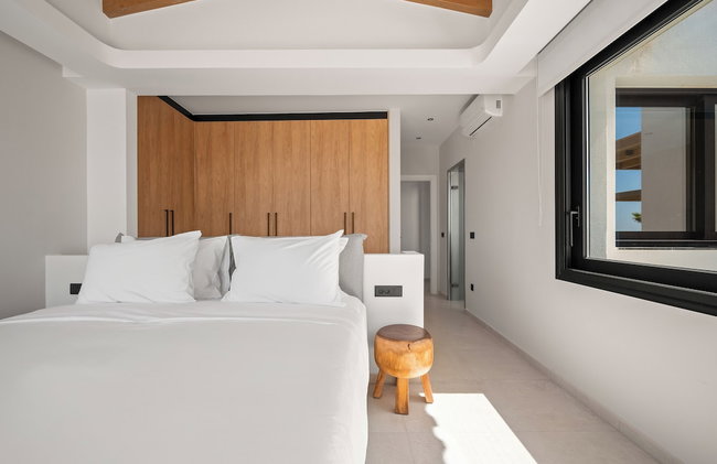 Villa Anassa - Luxurious 4-Bedroom Villa with Private Pool by Temma Villas - Photo 31