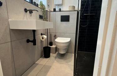 Exklusives City Apartment - Balkon - 24h Check-in - Foto 20