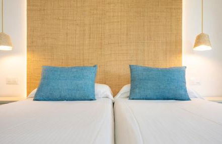 Apartamentos s'Olivera - Photo 22