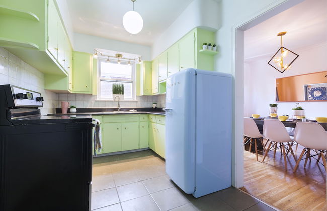 Bright Hideaway in Forest Hill with Parking - Photo 12