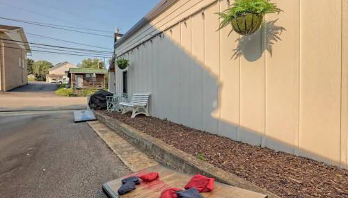 King Bed Bungalow Just Feet from Historic Main Street - Foto 4