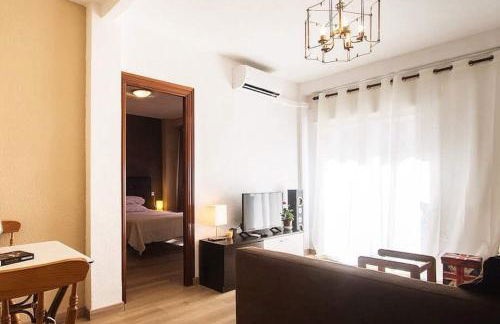 COSY 3 BED APT 200m FROM BEACH WiFi - Photo 2