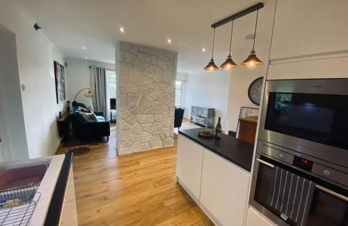 The Crest Hillside Retreat With Hot Tub - Foto 4