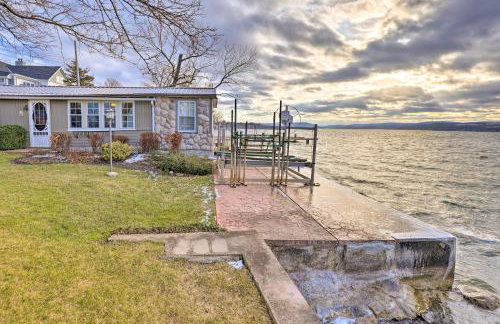 Lakefront Canandaigua Home with Grill, Fire Pit - Foto 27